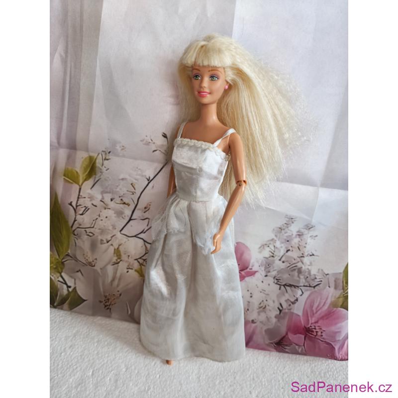 Barbie Stroll N Play