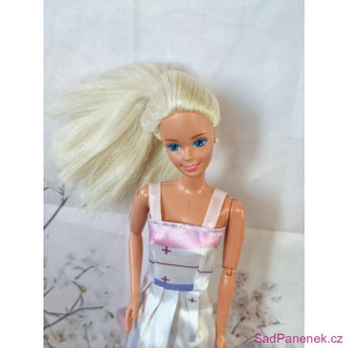 Kloubová Barbie Superstar v bílých šatech