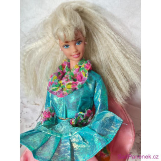 Barbie Twirlin Make up